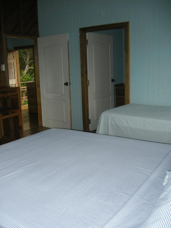 Apartments Chez Milady Utila Exterior foto